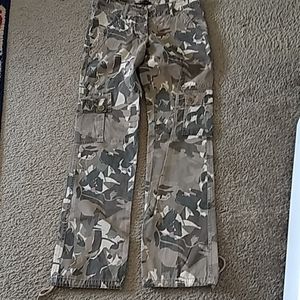 BCBG Max Azria sz 0 camouflage cargo pants
